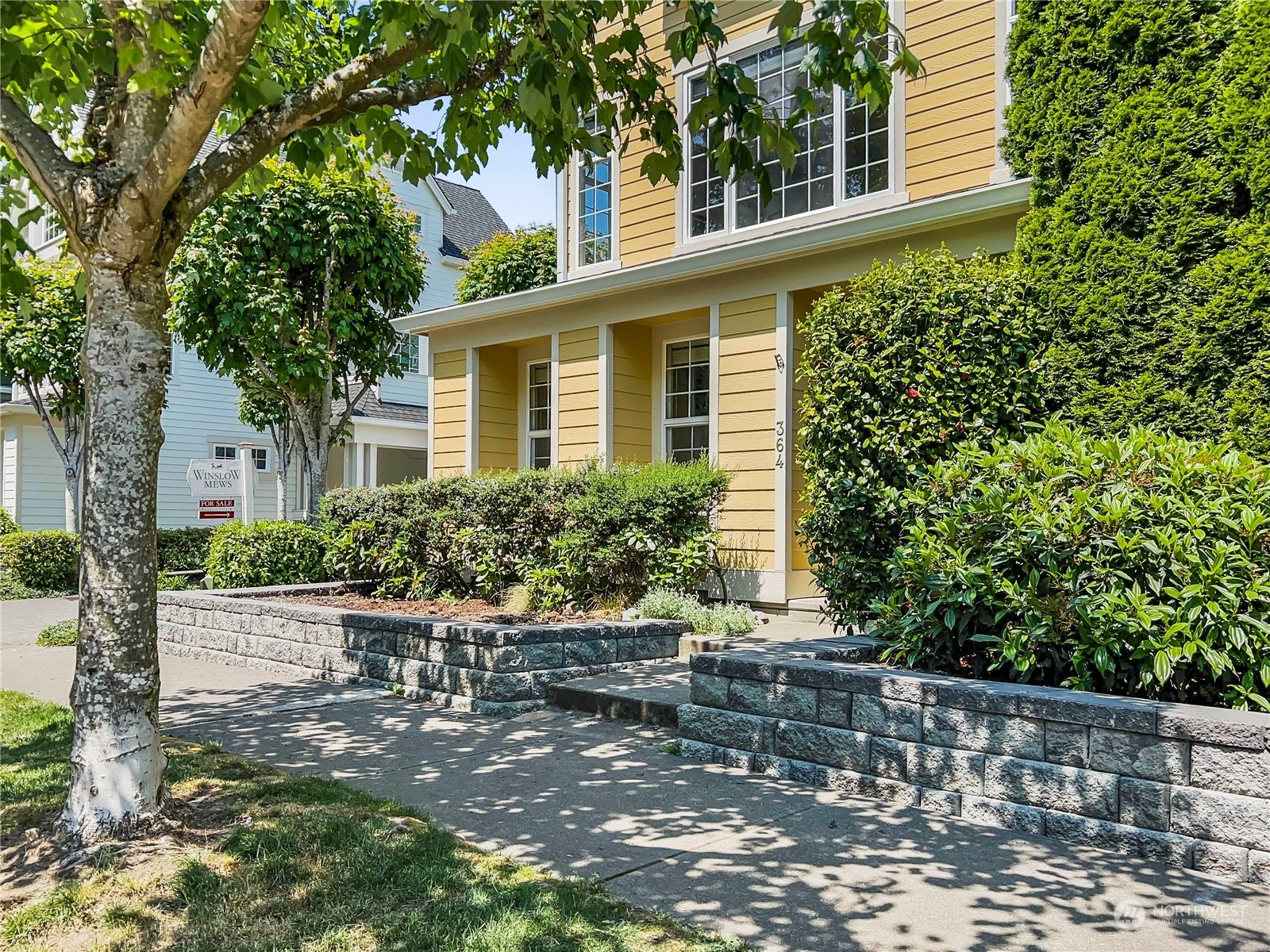 Property Photo: 364 Wyatt Way NE WA 98110