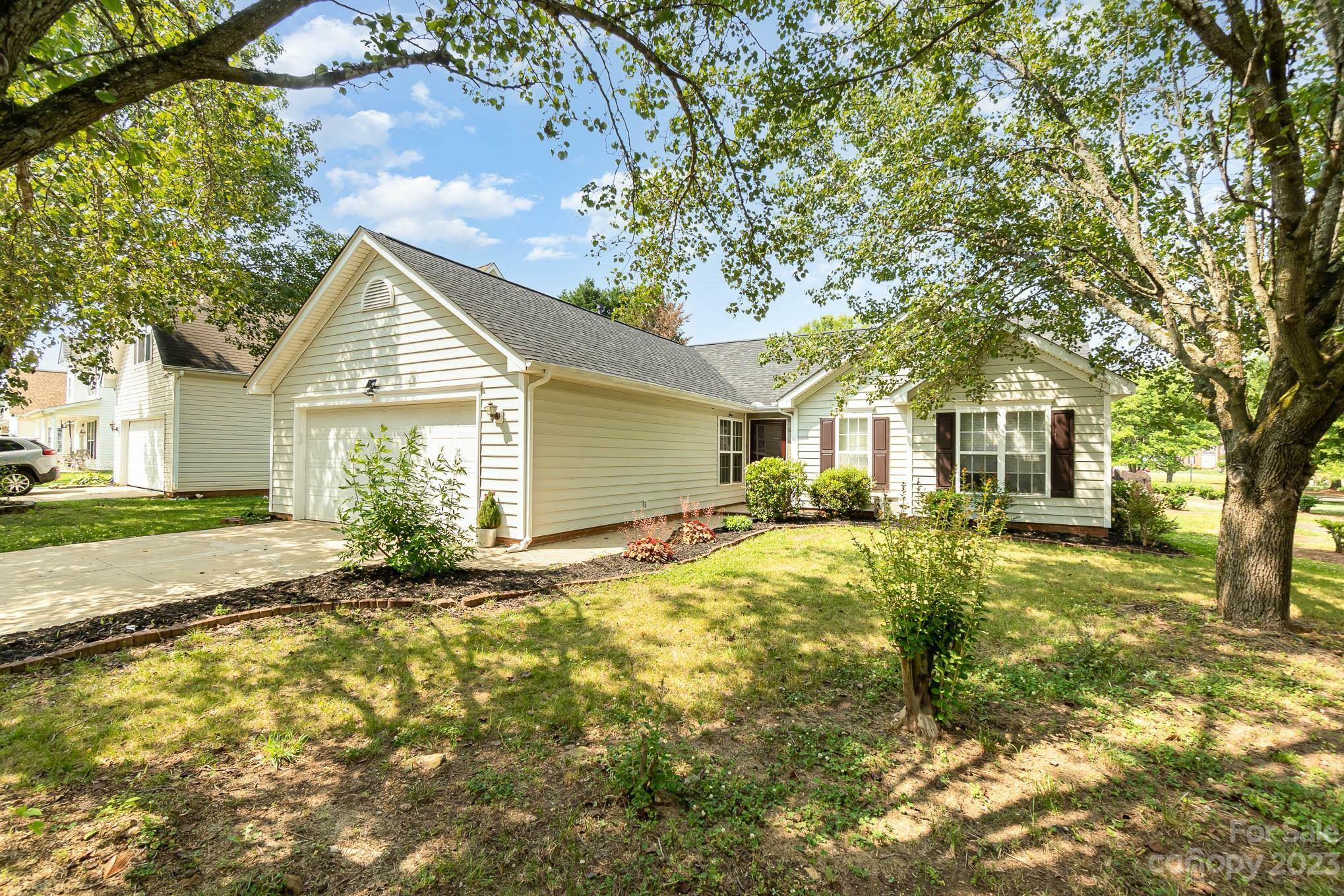 Property Photo: 7414 Sparkleberry Drive NC 28079