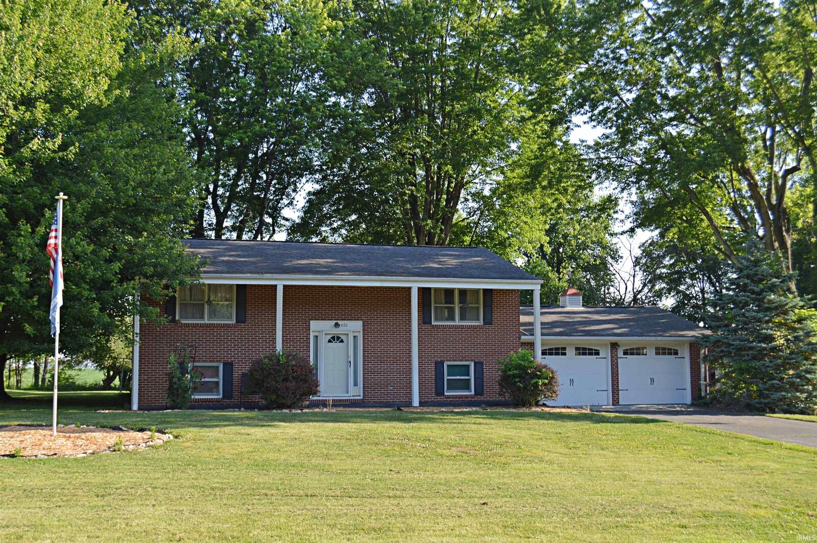 Property Photo: 1176 E 200 N IN 47501