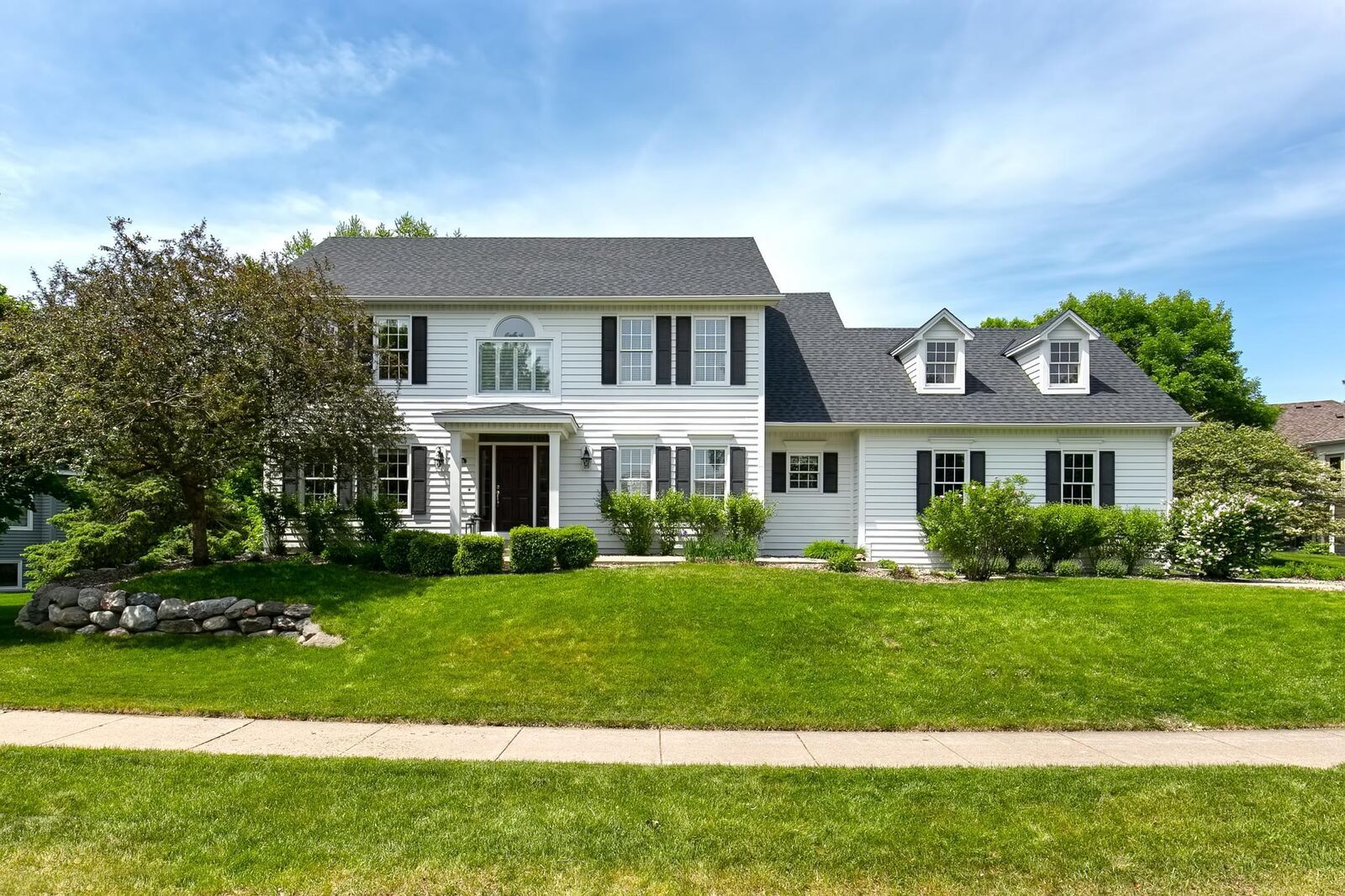 Property Photo:  10336 Normandy Crest  MN 55437 