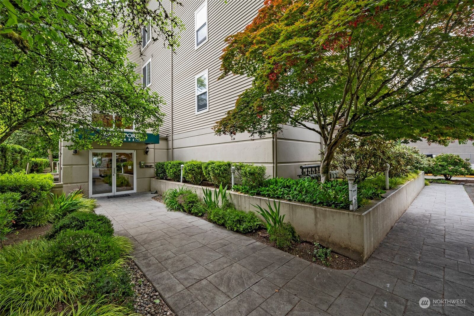 2 bed Kenmore home for sale 6831 NE 170th Street 102, Kenmore, WA 98028