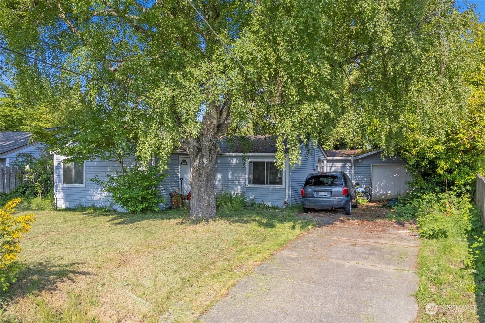 Property Photo:  18412 12th Avenue NE  WA 98155 