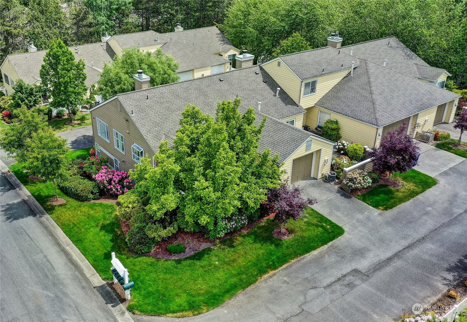 Property Photo:  3670  225th Place SE 2322  WA 98029 