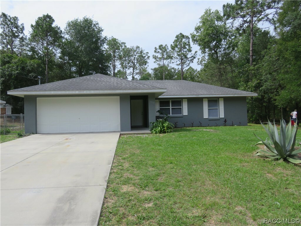 Property Photo:  3224 E Davis Lane  FL 34453 