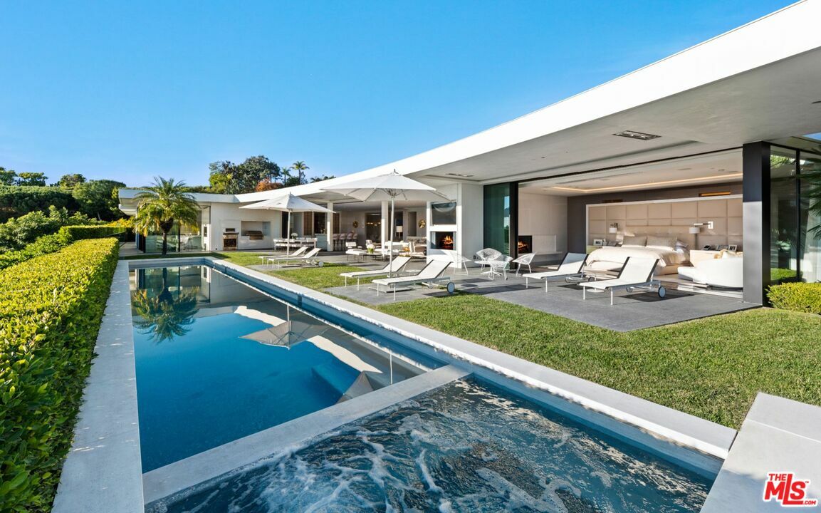 545 Chalette Dr  Beverly Hills CA 90210 photo