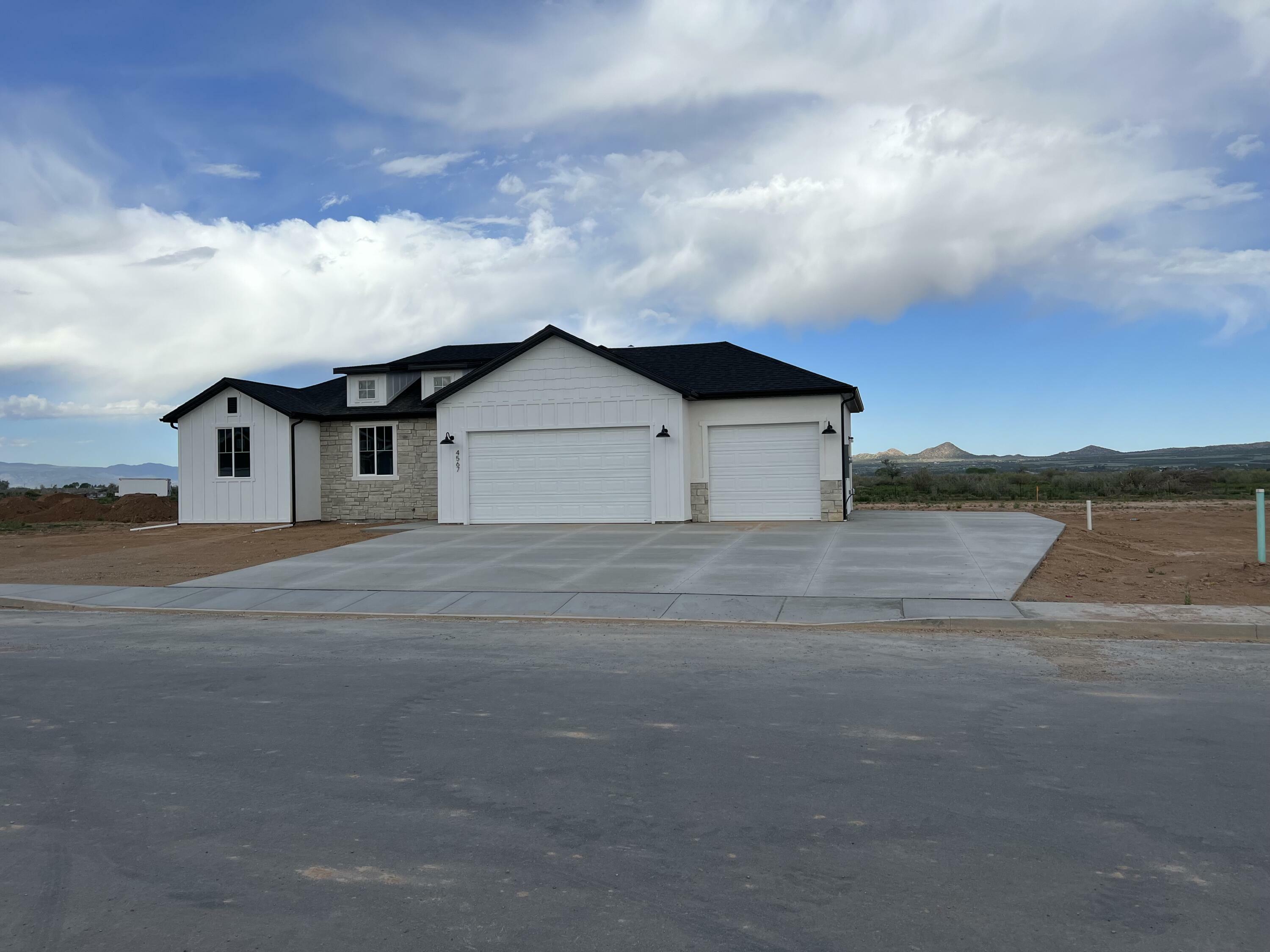 Property Photo: 4567 N 2600 W UT 84721