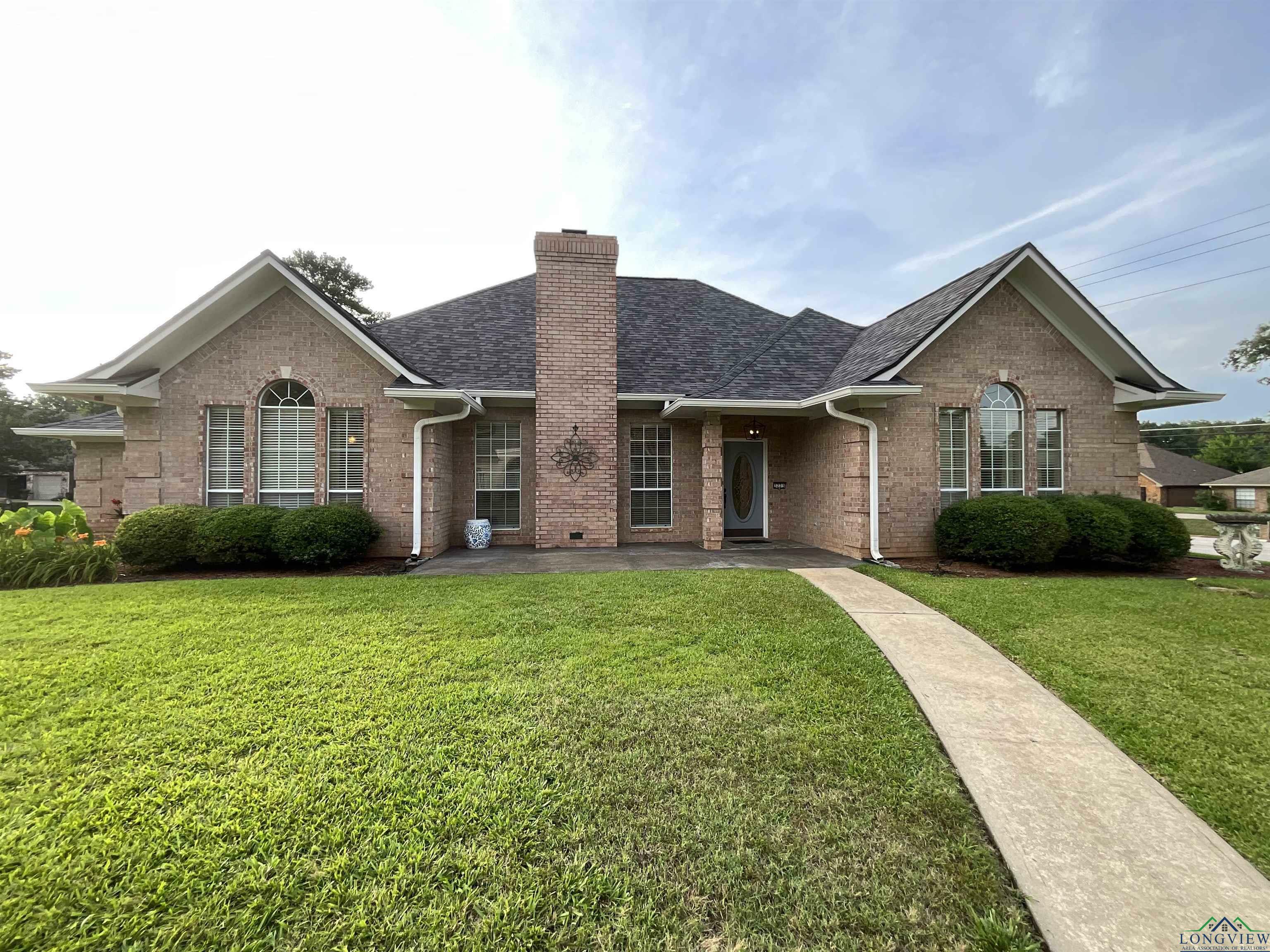 Property Photo:  3223 Lopez Ct  TX 75605-2503 