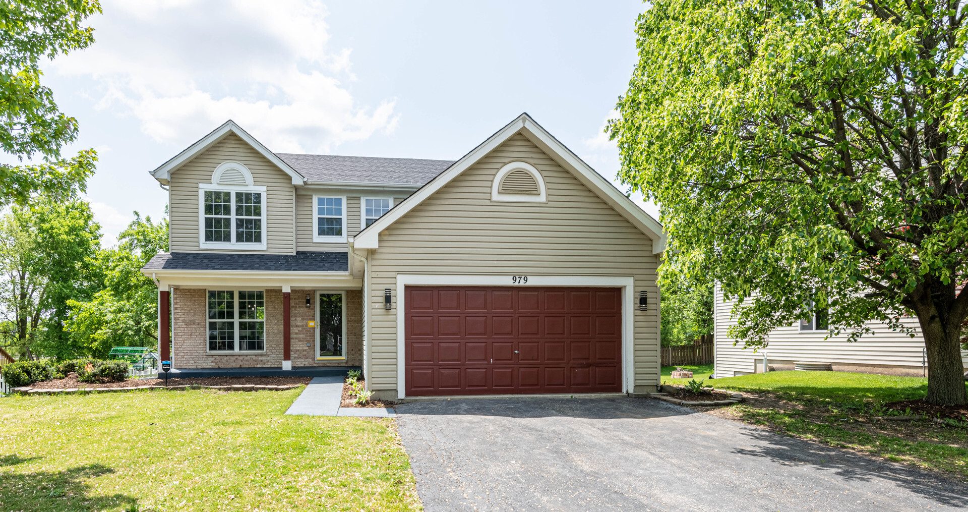 Property Photo: 979 Portsmith Lane IL 60440