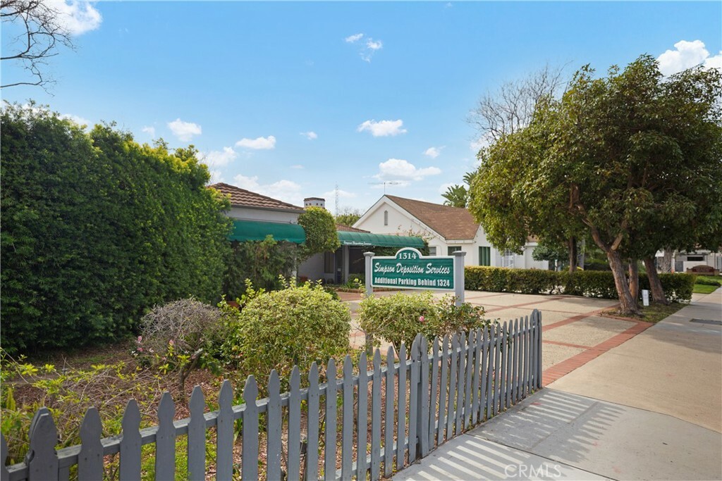 1324 E Chapman Avenue  Orange CA 92866 photo