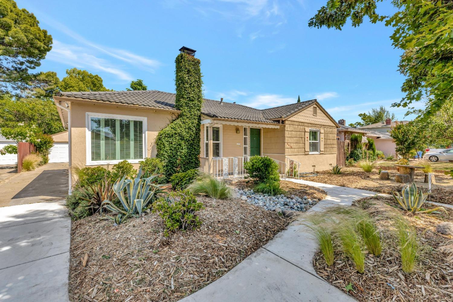Property Photo: 4619 Fegan Way CA 95822