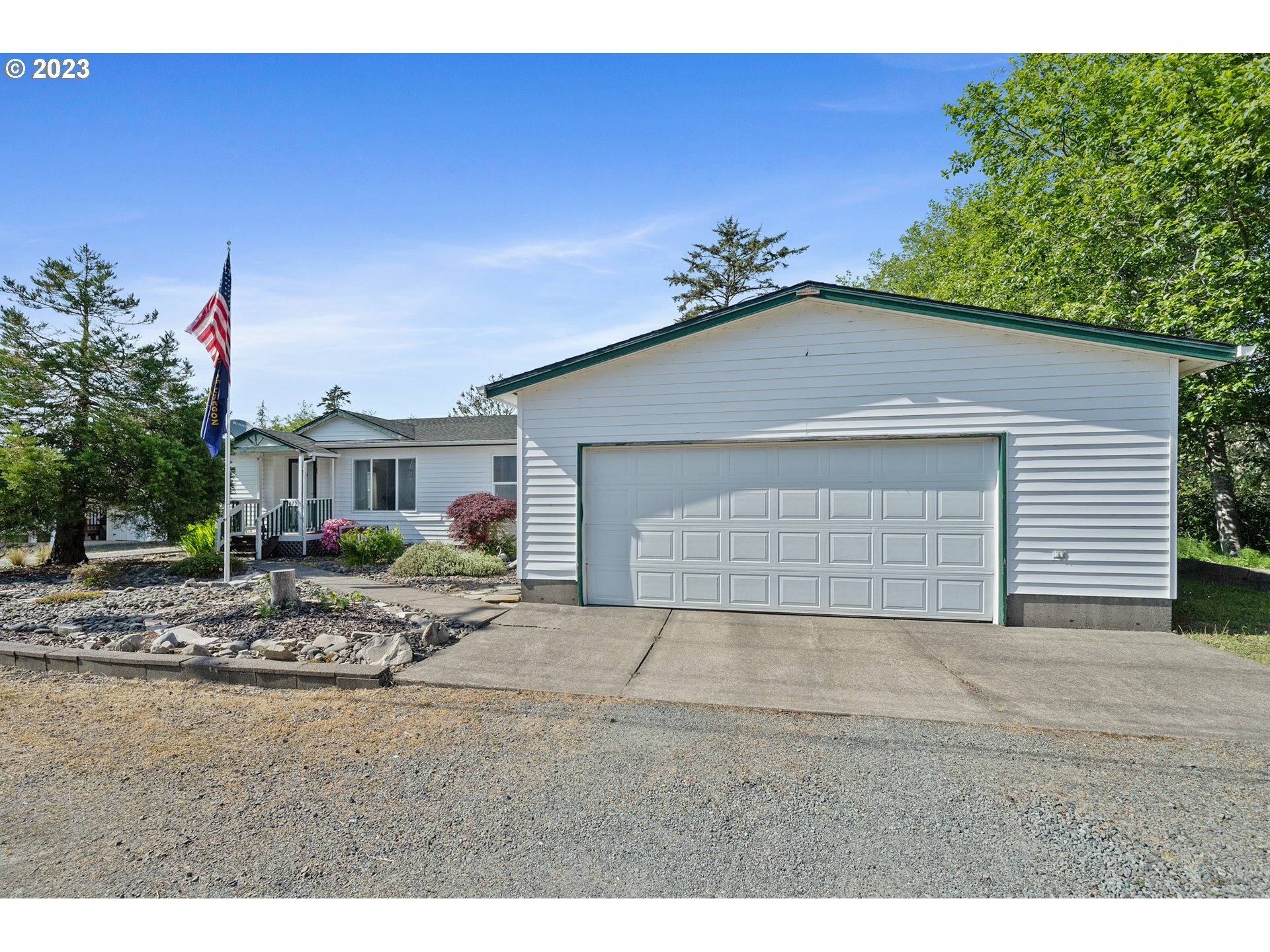 879 N 3rd Ave  Rockaway Beach OR 97136 photo
