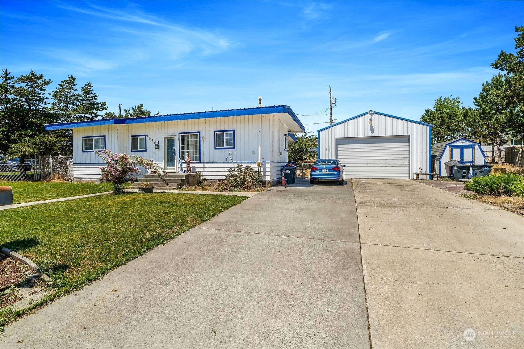 1026 W Charlotte Street  Moses Lake WA 98837 photo