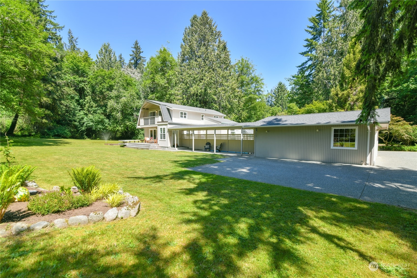 Property Photo:  9140 Battlepoint Dr NE  WA 98110 