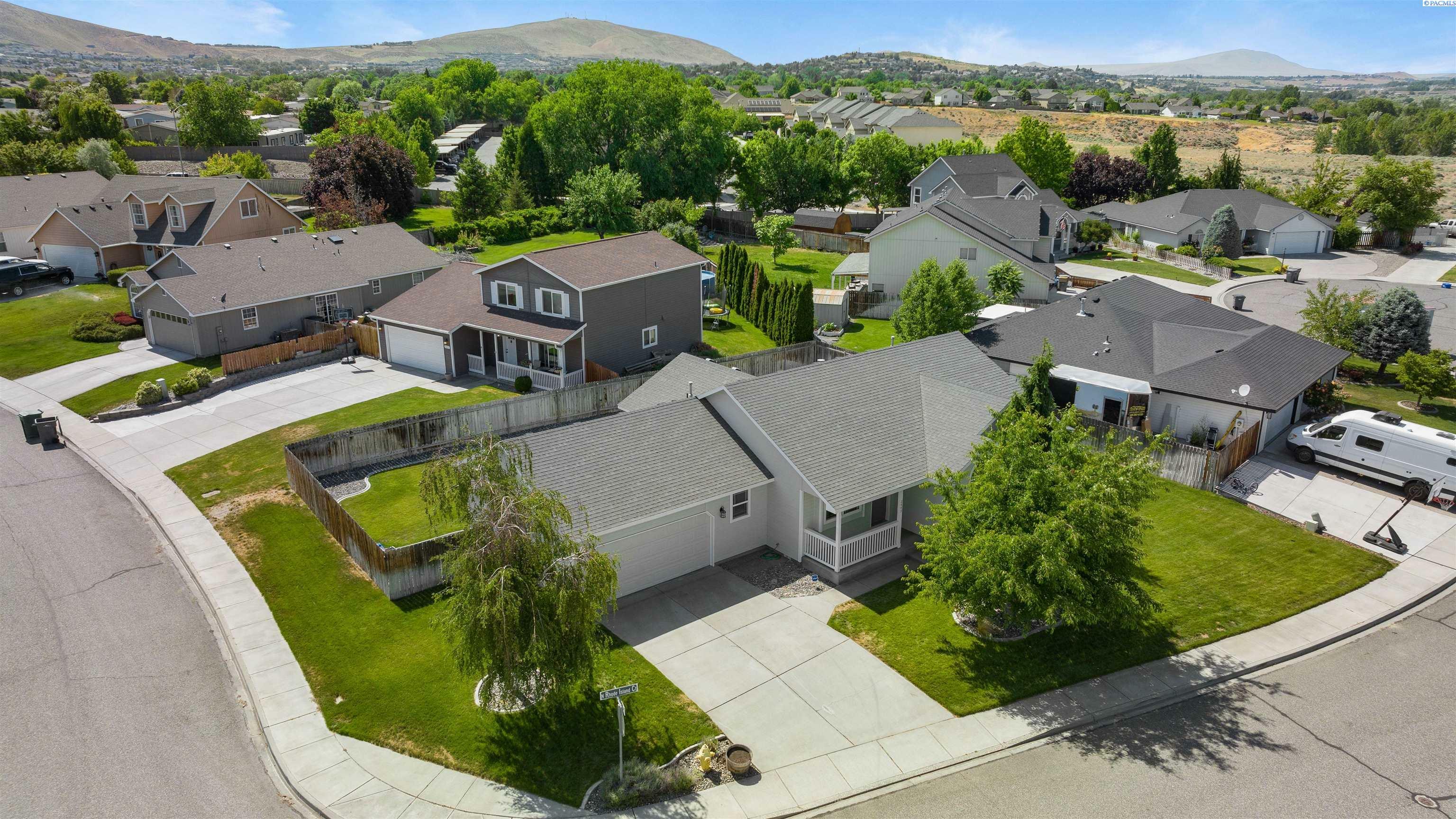 Property Photo: 2443 N Rhode Island Court WA 99336
