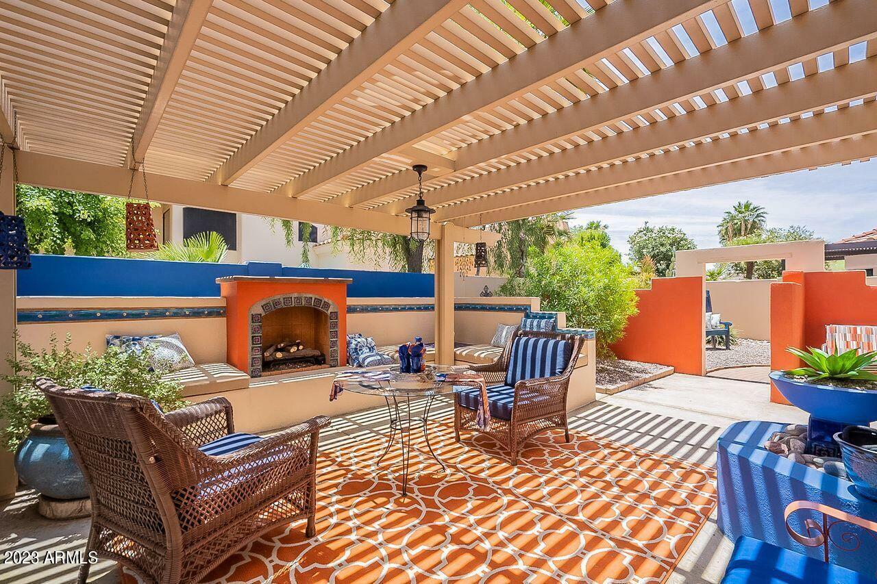 Property Photo: 16823 E Eider Court AZ 85268