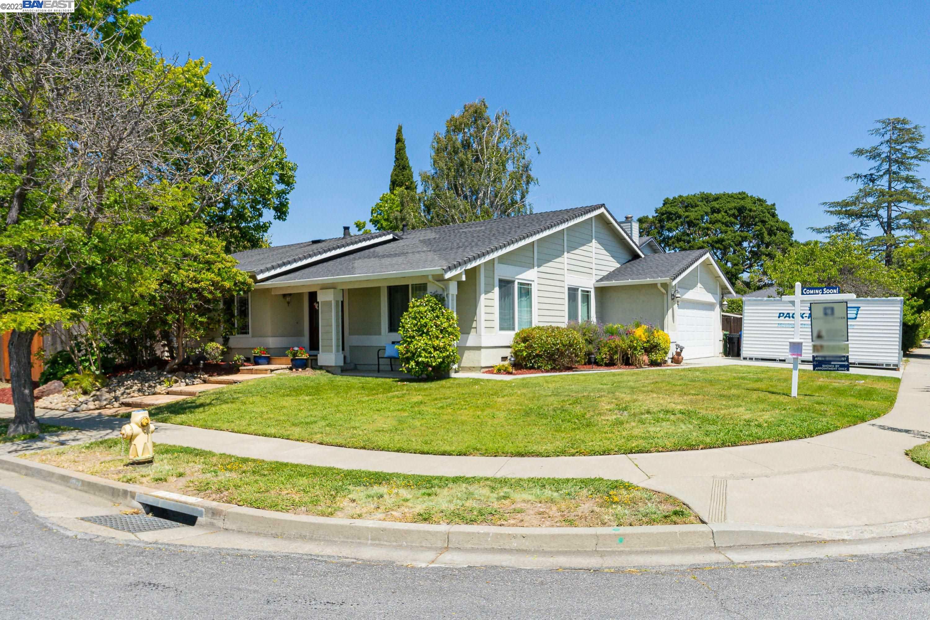 Property Photo: 34654 Wells Ave CA 94555