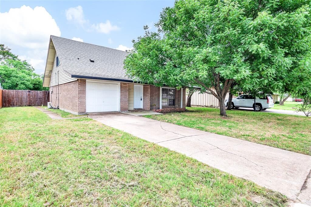 Property Photo:  3010 Ridgeview Lane  TX 75062 