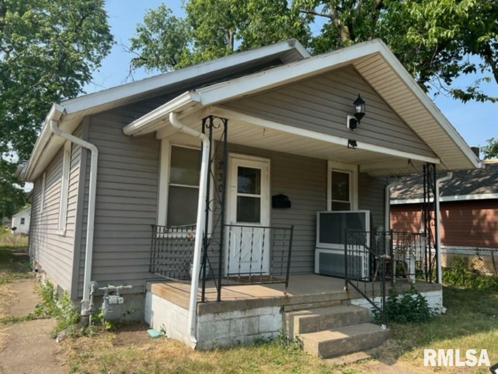 230 Derby Street  Pekin IL 61554 photo