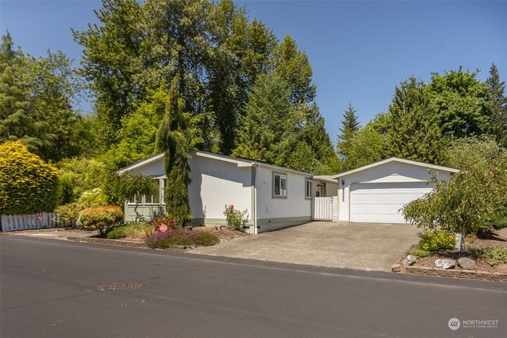 3 bed Tumwater home for sale 2285 W Gray Sea Eagle Lane SW, Tumwater, WA 98512