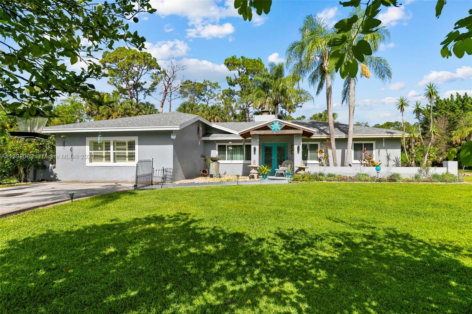 Property Photo:  825 5 St NW  FL 34120 