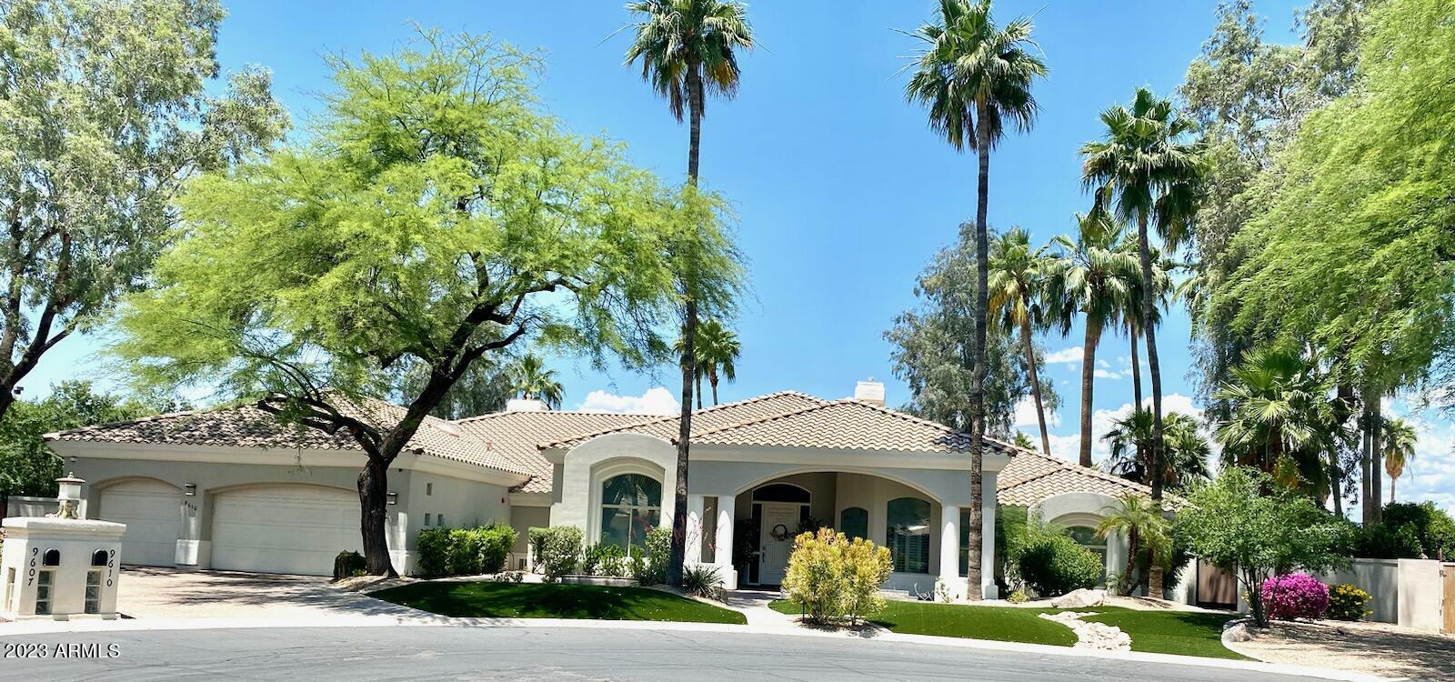 Property Photo: 9610 E Laurel Lane AZ 85260