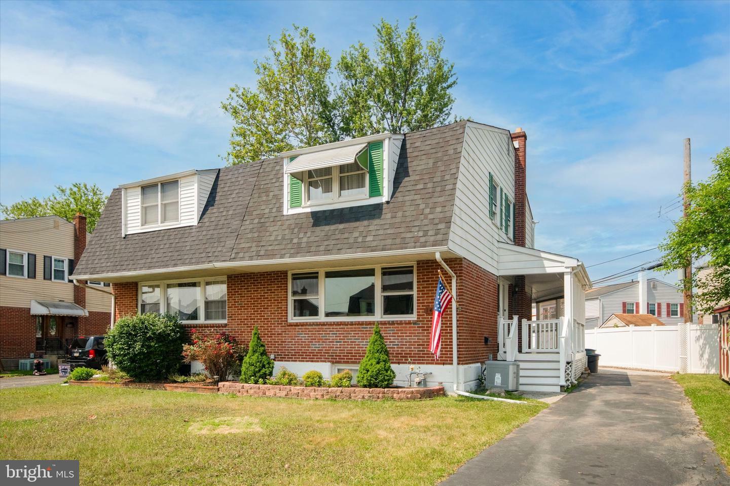 Property Photo: 1442 Greenway Road PA 19081