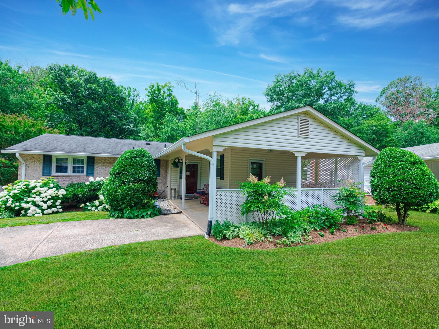 Property Photo:  5209 Pumphrey Drive  VA 22032 