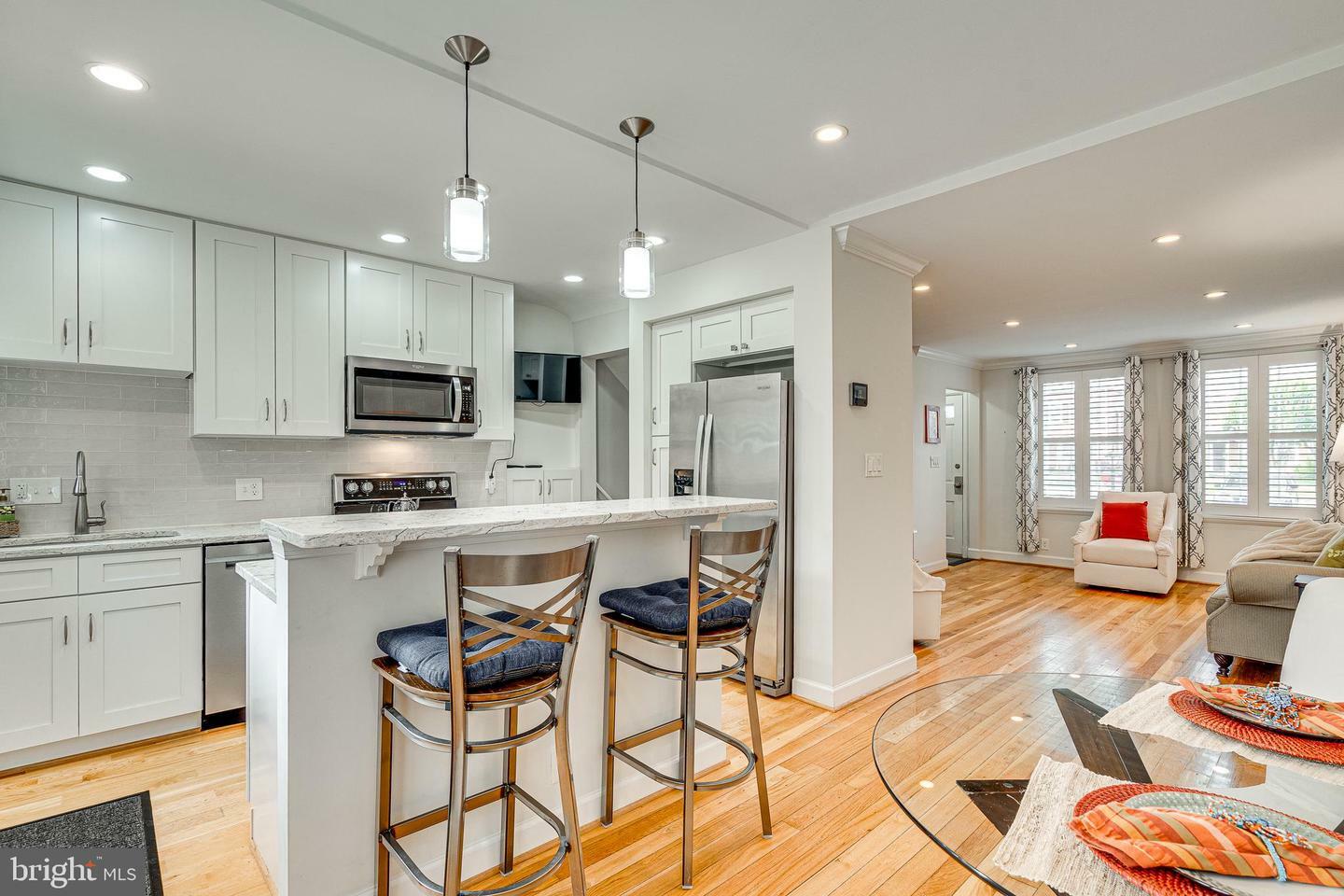 Property Photo: 3540 S Wakefield Street VA 22206