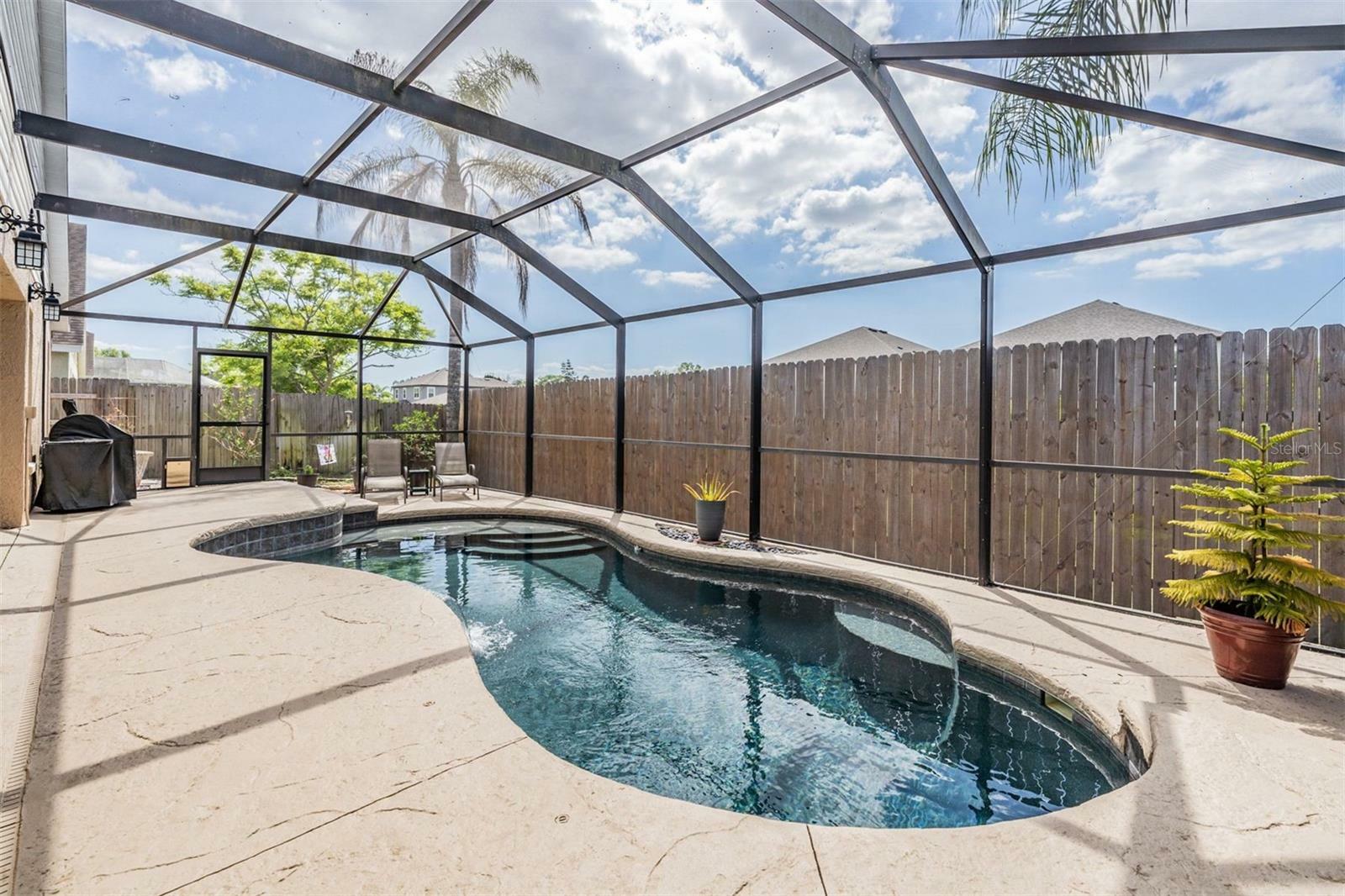 Property Photo:  11714 Carrollwood Cove Drive  FL 33624 