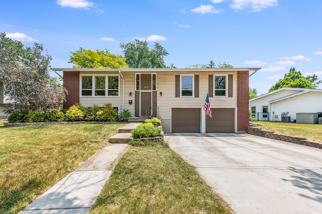 Property Photo:  6813 Roberts Drive  IL 60517 