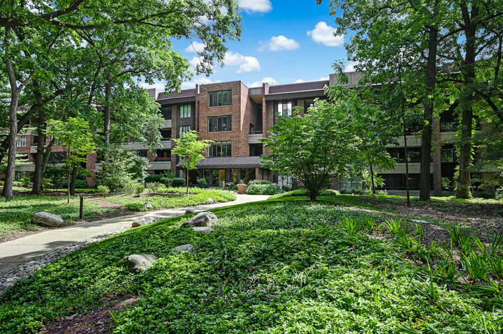 1401 Burr Oak Road 202C  Hinsdale IL 60521 photo