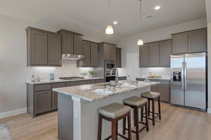 Property Photo:  810 Bolivar Street  TX 76065 