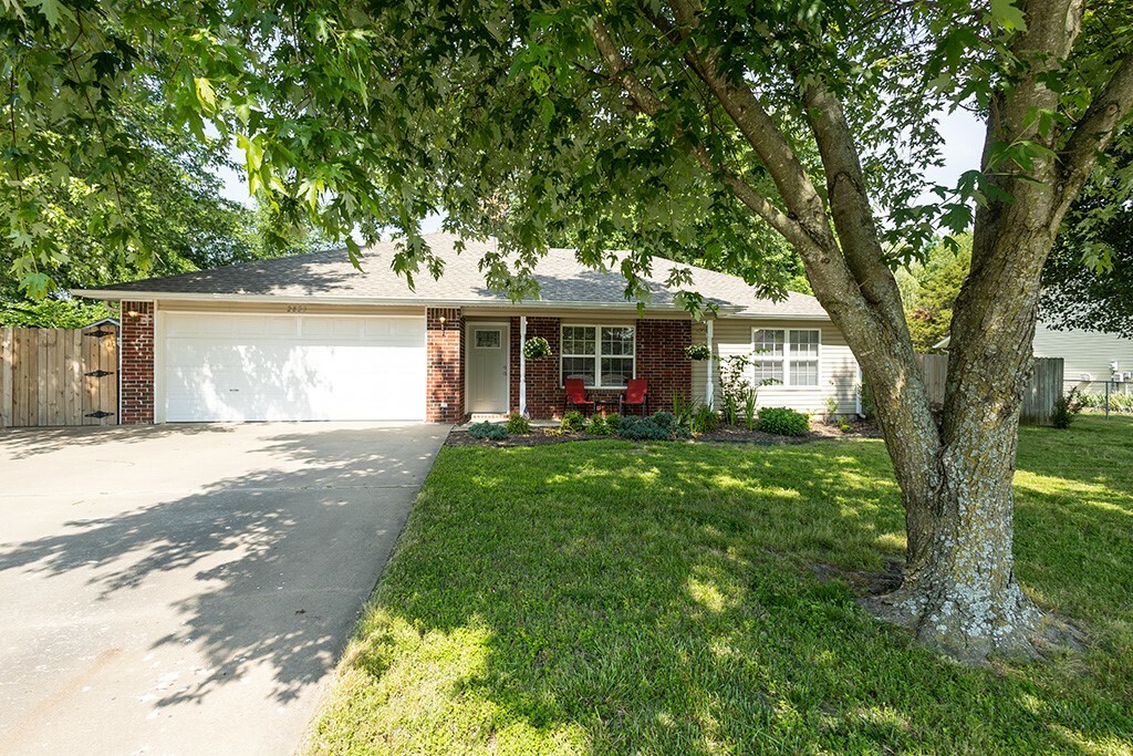 Property Photo:  2825 Jessica Place  AR 72701 