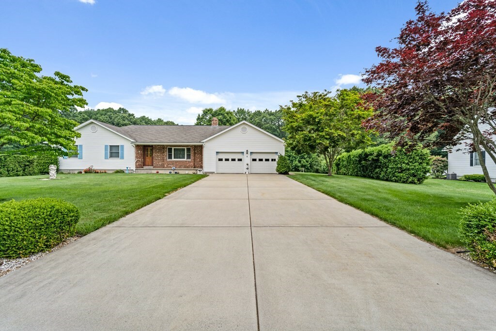 Property Photo:  8 Plainville Cir  MA 01075 