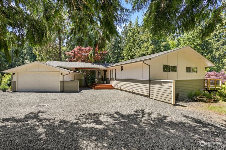 Property Photo:  1121 NE Sunset Way  WA 98370 