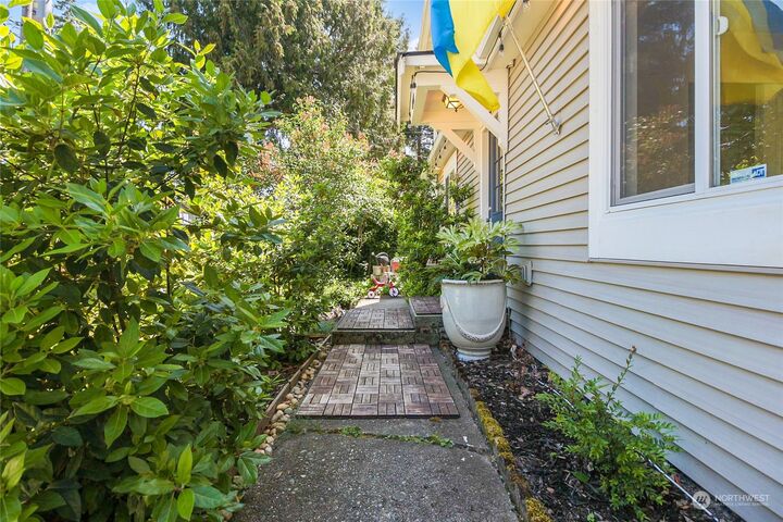 Property Photo:  6441 NE 181st Street  WA 98028 