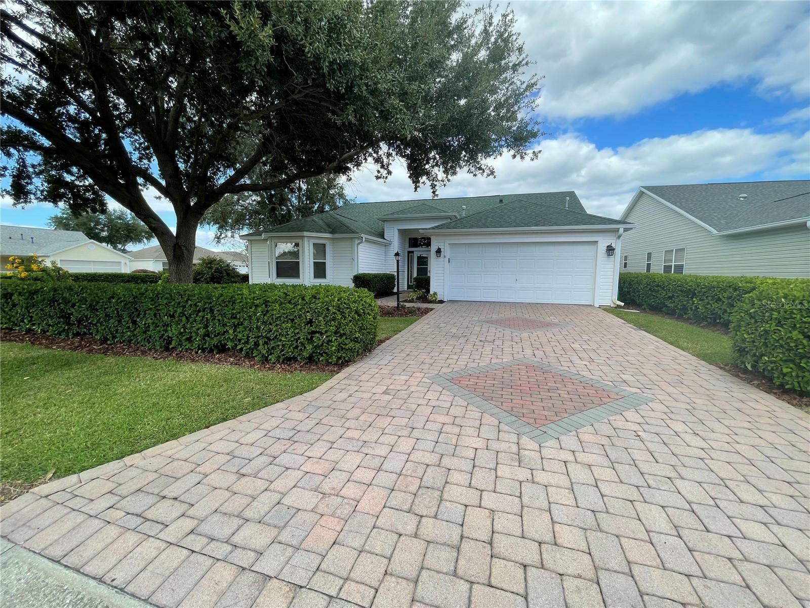 Property Photo:  3201 Westmont Place  FL 32162 