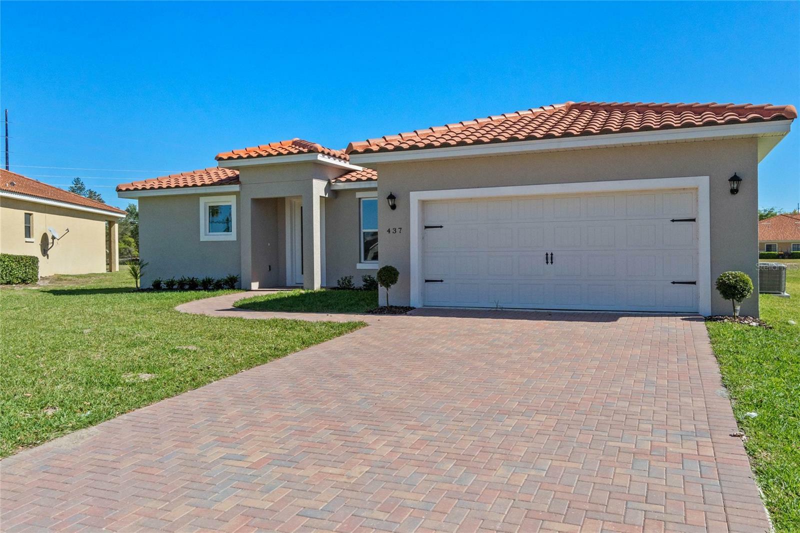 Property Photo:  417 Cinnamon Drive  FL 34759 