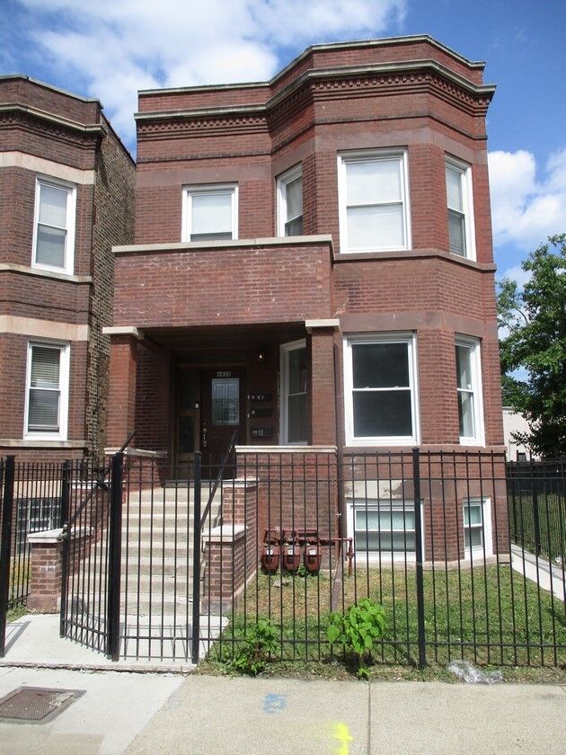 Property Photo:  6435 S Morgan Street  IL 60621 