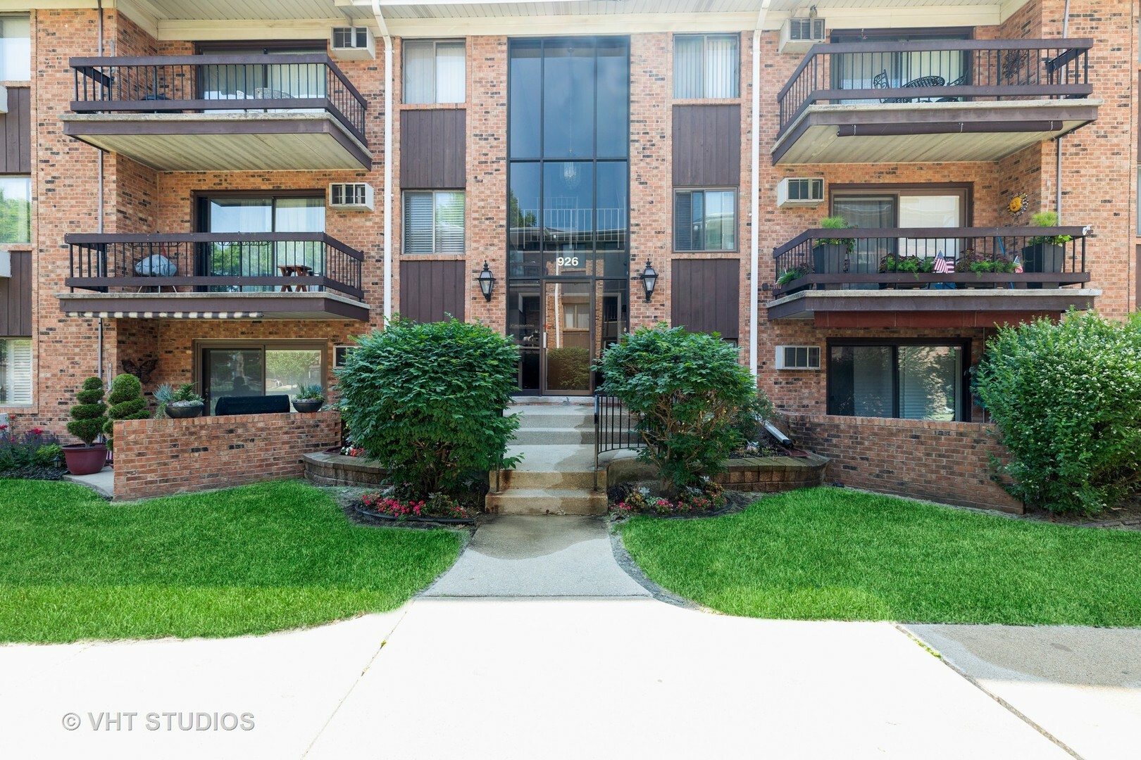 Property Photo: 926 Olive Road 6C1 IL 60430