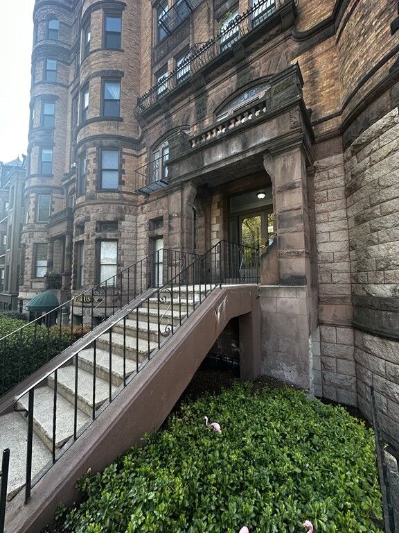 Property Photo: 362 Commonwealth 6J MA 02115