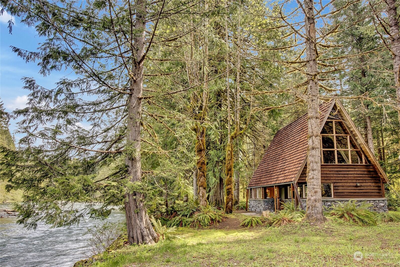 2 bed Skykomish home for sale 12443 744th Avenue NE, Skykomish, WA 98288