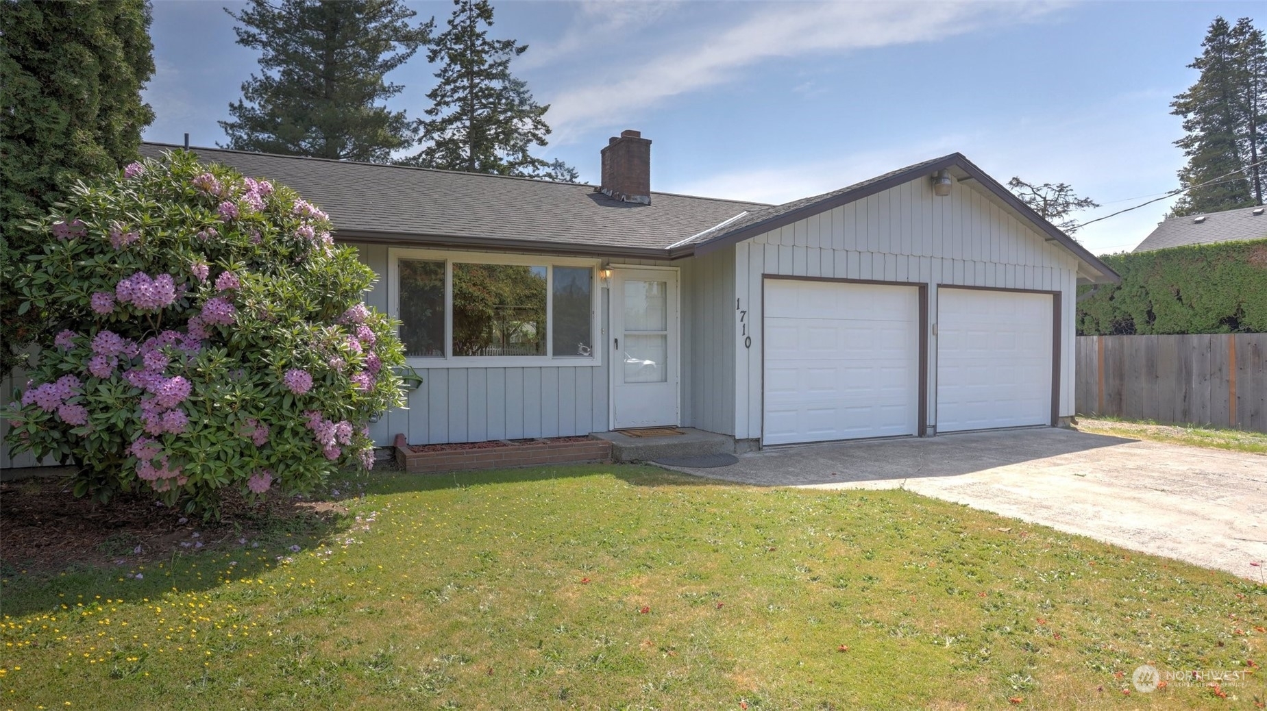 Property Photo:  1710 7th Avenue SE  WA 98372 