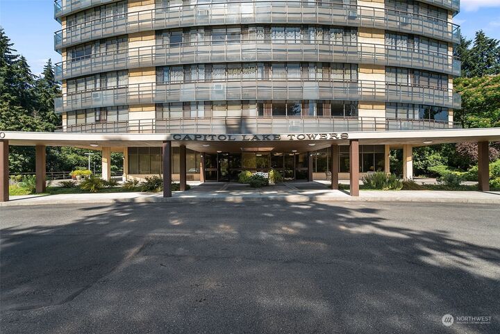 Property Photo:  1910 Evergreen Park Drive SW 905  WA 98502 