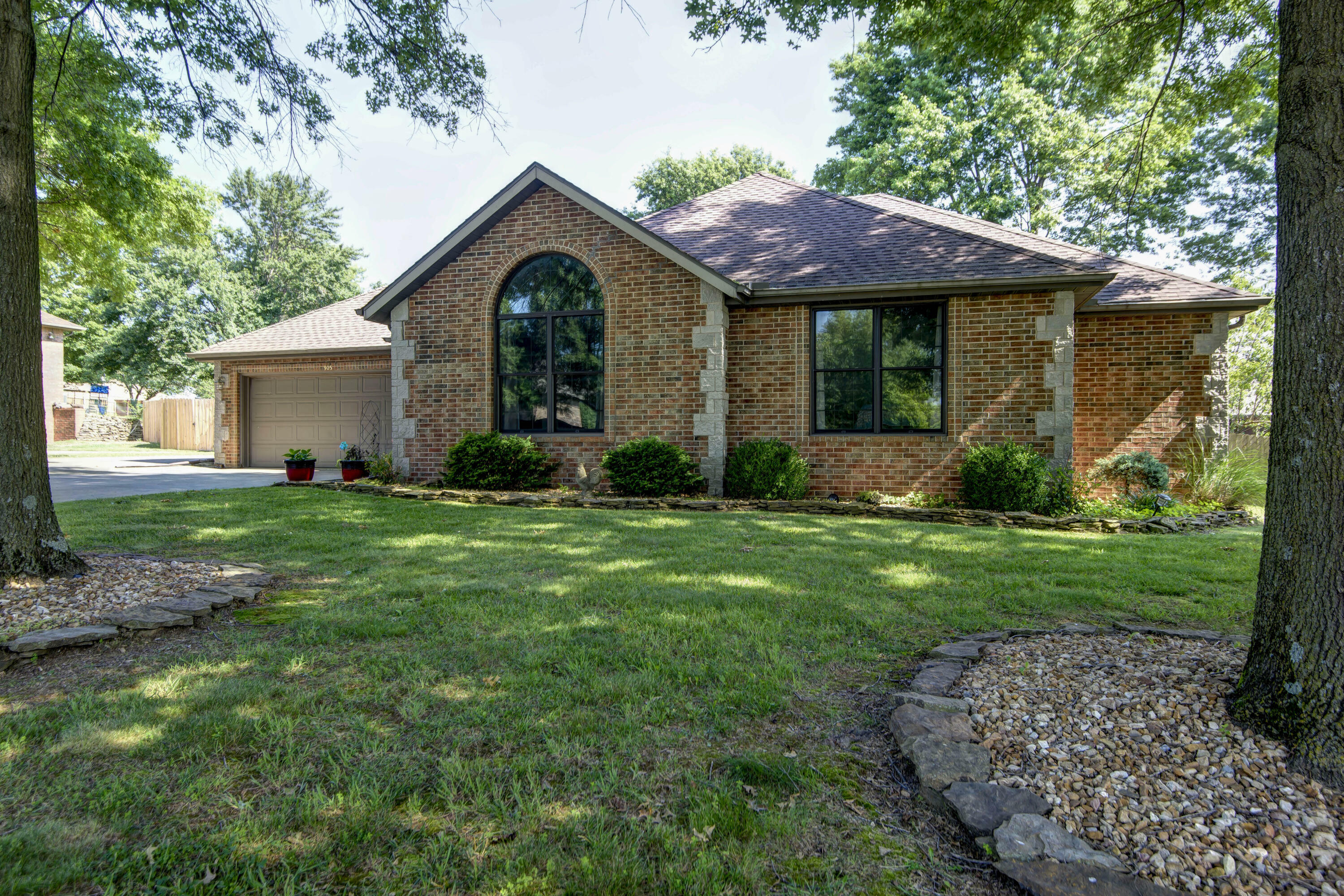 Property Photo:  905 Park Street  MO 65714 