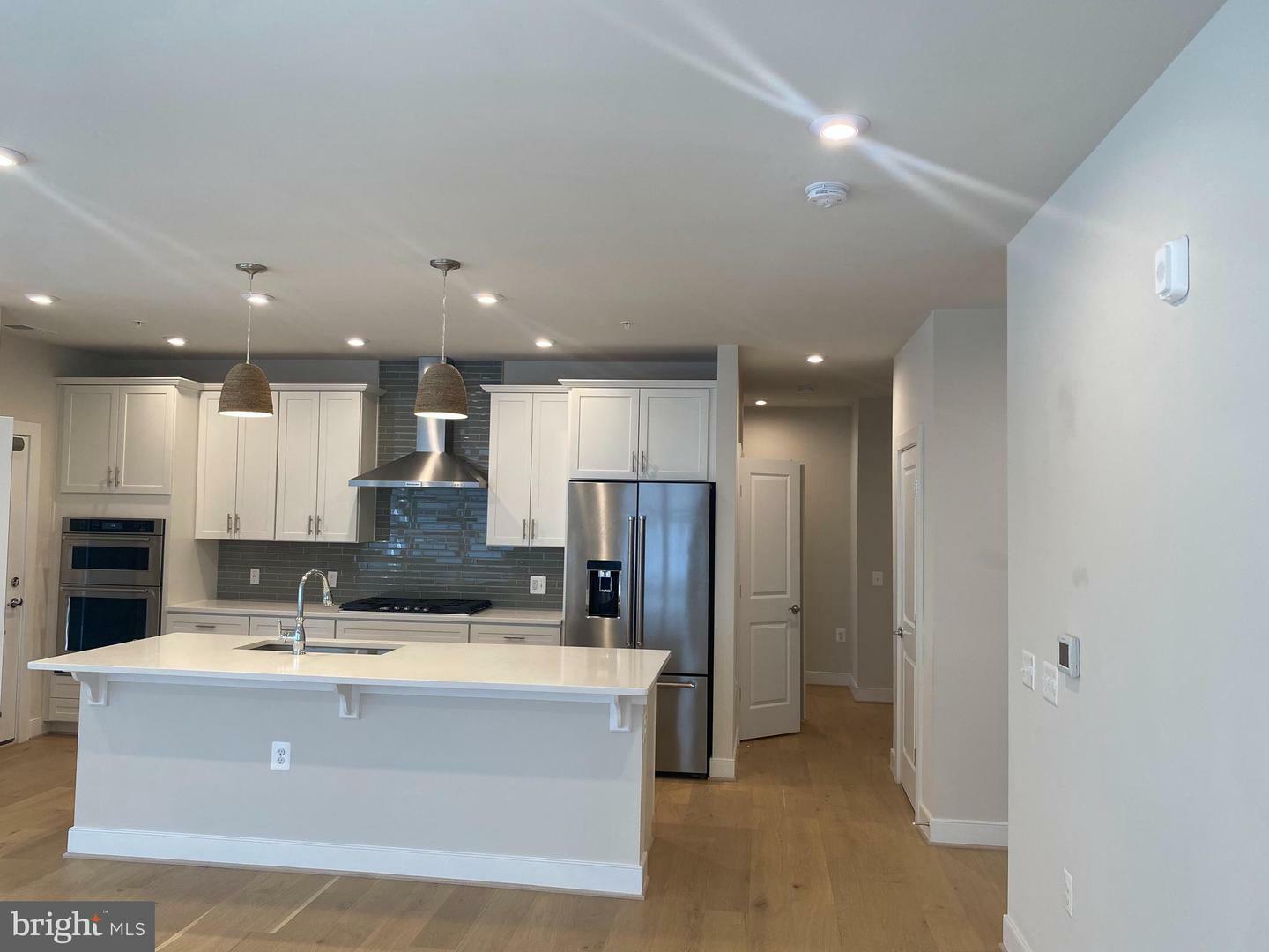 Property Photo: 2320 Field Point Road 4-108 VA 20171