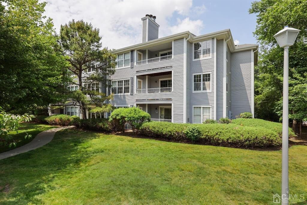 Property Photo:  2602 Candlelight Court  NJ 08828 