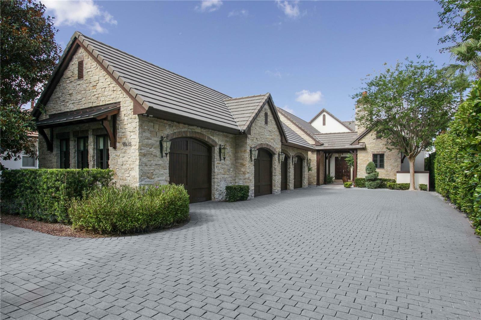 Property Photo: 9818 Covent Garden Drive FL 32827