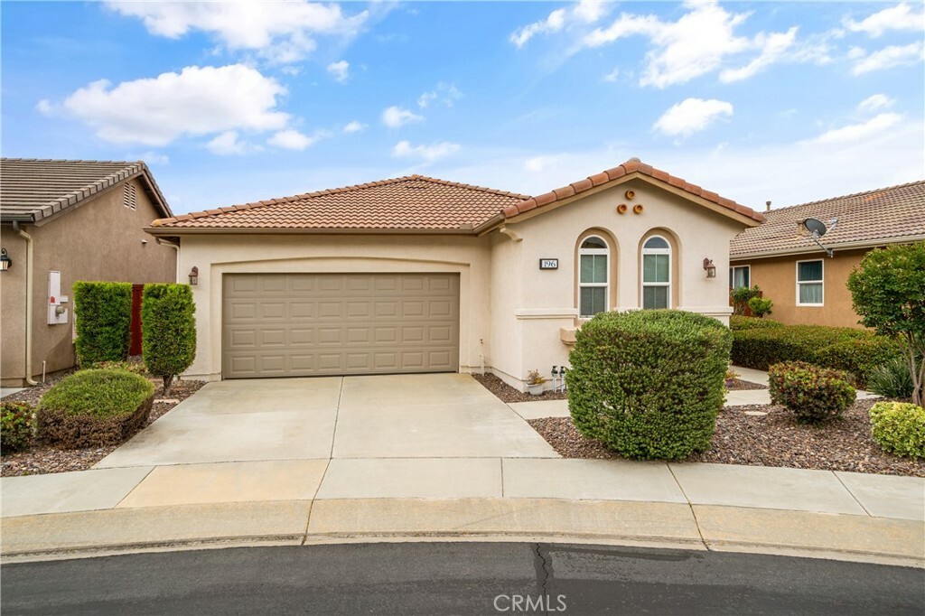 Property Photo:  196 Janzen Way  CA 92545 