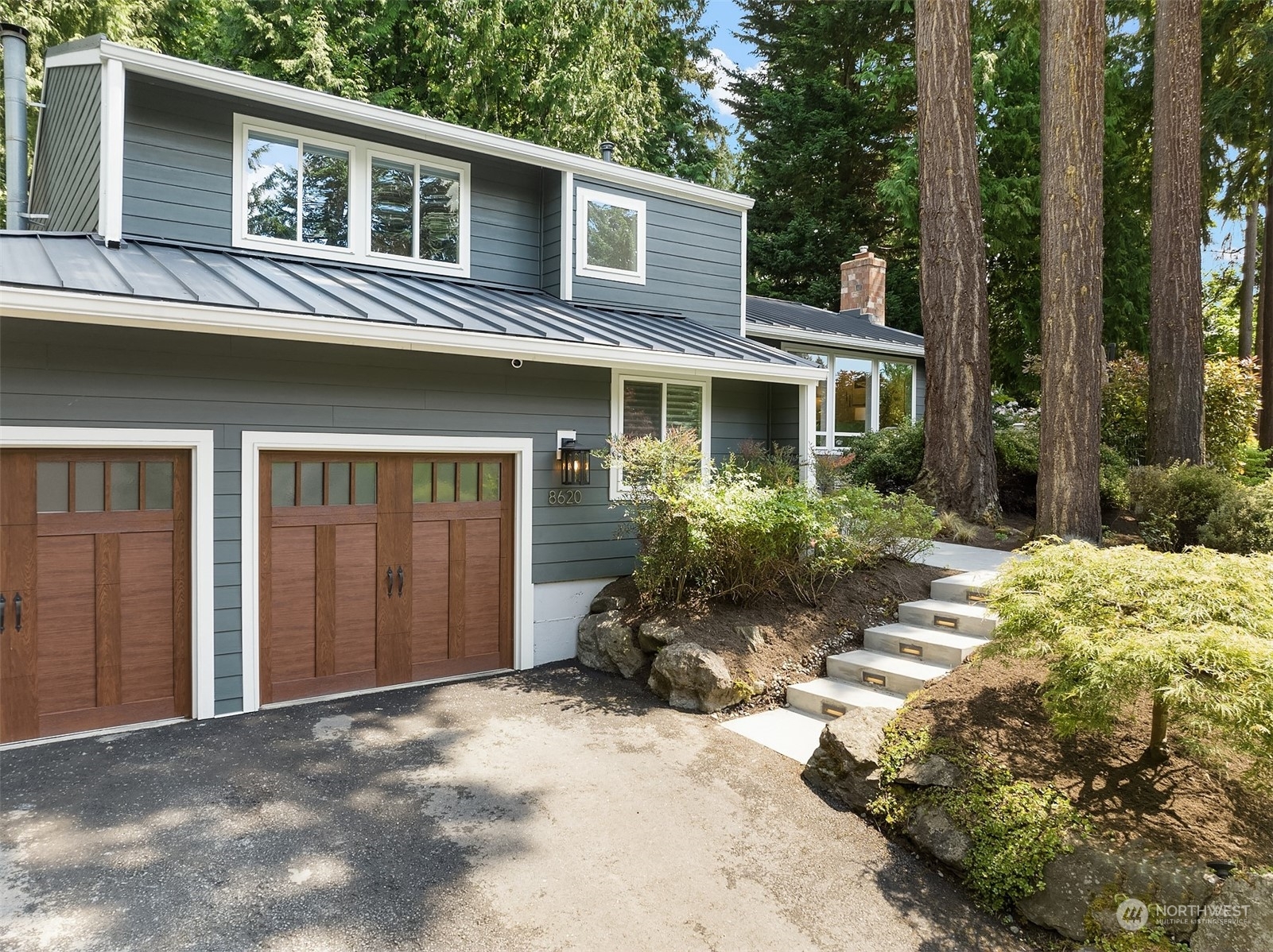 Property Photo:  8620 SE 60th Street  WA 98040 